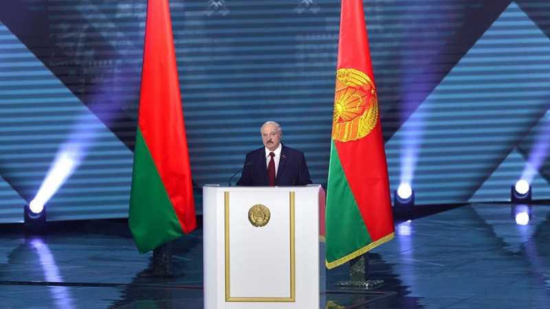 Лукашенко поручил укрепить западные границы Белоруссии