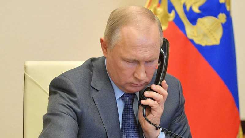 Путин и Макрон по телефону обсудили ситуацию в Белоруссии