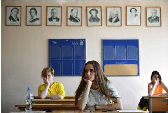 Собянин назвал условие для перевода школьников на дистанционное обучение