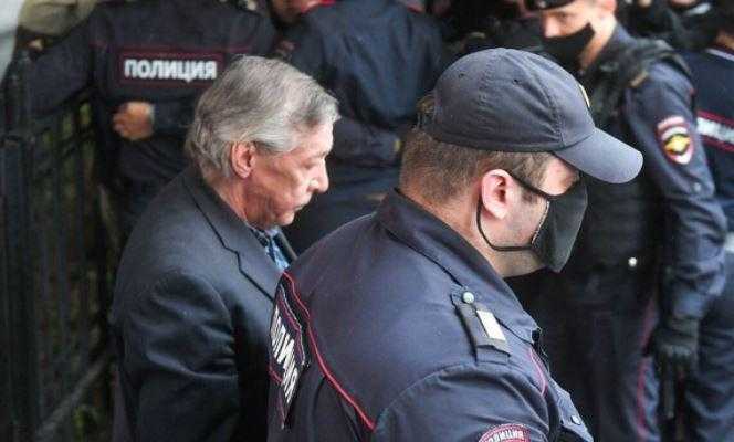 Ефремов остался доволен условиями содержания в карантинной камере