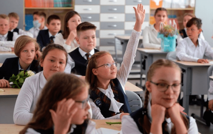 Российские школьники уйдут на дистанционку и каникулы из-за выборов