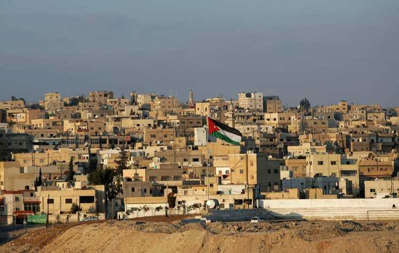 Сильный взрыв прогремел в иорданском городе Эз-Зарка