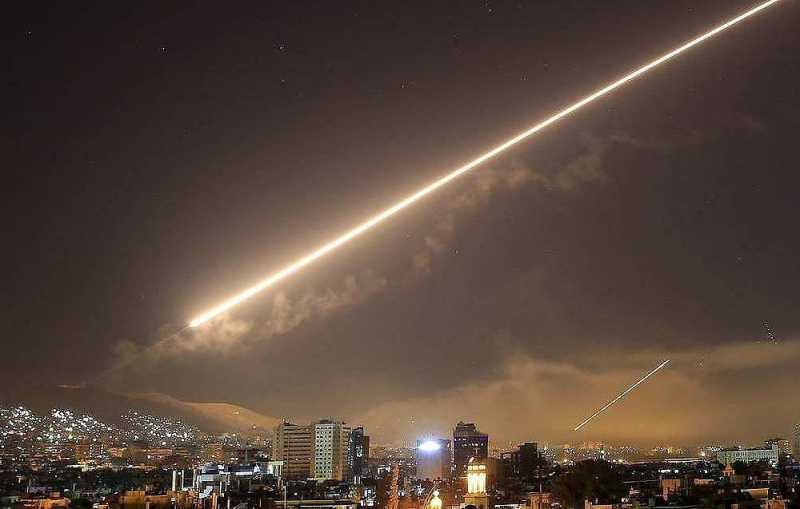 СМИ: средства ПВО Сирии отражают ракетную атаку к востоку от Алеппо