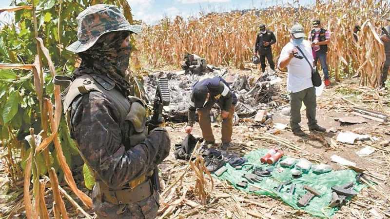 Угнанный в Мексике самолет разбился в Гватемале с грузом наркотиков и оружия