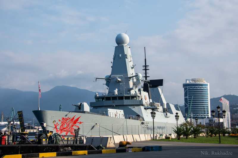 
Английский корабль дальнего обнаружения HMS Dragon (D35) прибыл в порт Батуми с дружеским визитом
