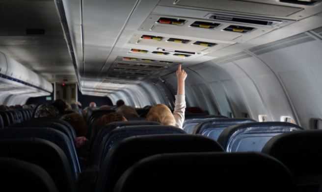 Названы способы обезопасить себя от коронавируса на борту самолета