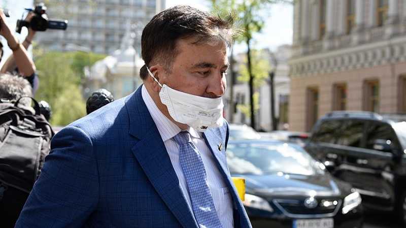 Неизвестный с заточкой напал на Саакашвили