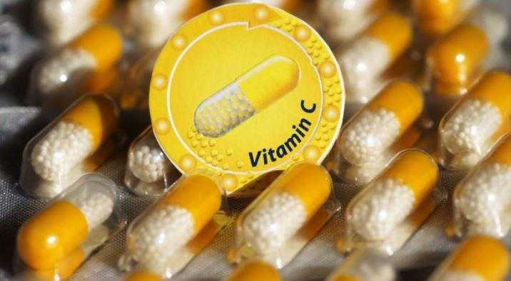 Врач опроверг миф о пользе витамина C для профилактики гриппа