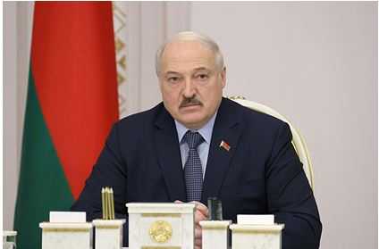 Лукашенко захотел пересадить белорусов на электромобили
