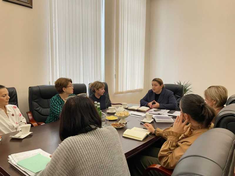 
            
            В Управлении образования состоялась встреча с представителями Уральского педагогического университета
                    
