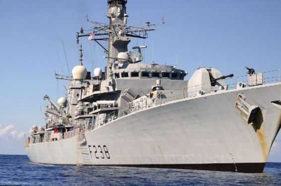 Российская субмарина столкнулась с ищущим ее британским фрегатом