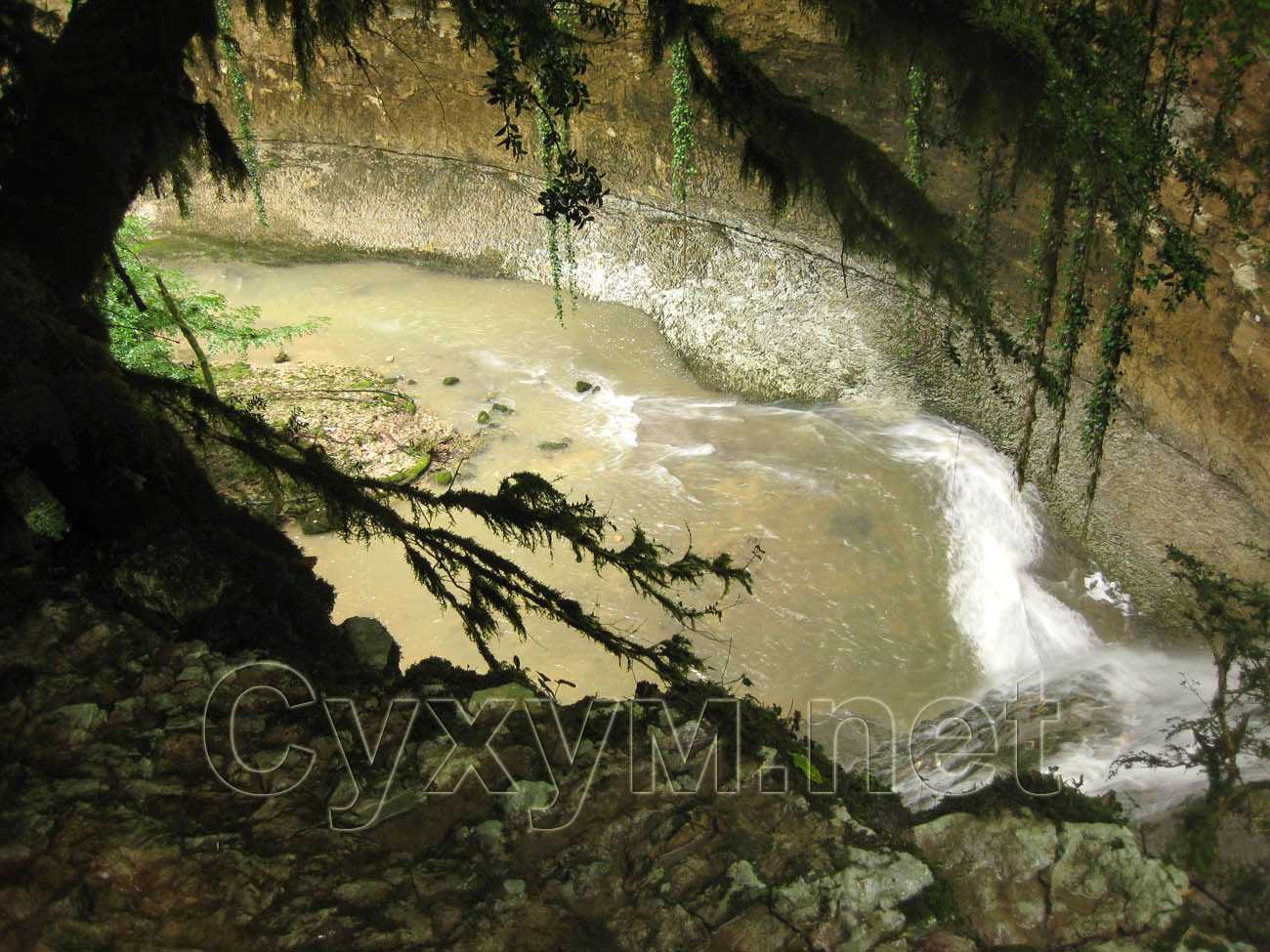 подножие среднего (второго) яруса шакуранского водопада
