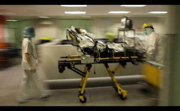 Euronews: из-за переизбытка пациентов бельгийские больницы вызывают на дежурство заражённых врачей