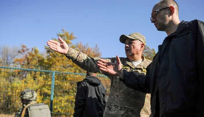 Вести: украинские пограничники своими руками свяжут колючую проволоку для «стены Яценюка»
