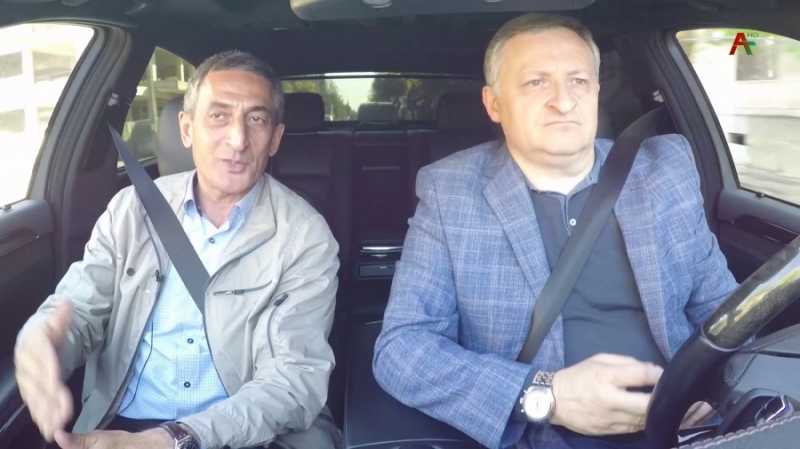 
            
            Мэр Сухума Беслан Эшба стал гостем программы "АвтоРивьера" на АГТРК
                    