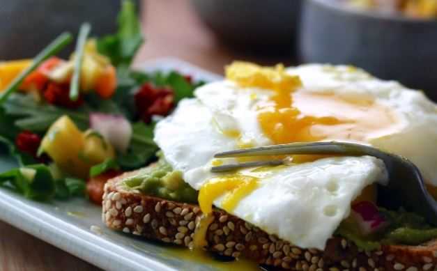 Плотный завтрак может увеличить продолжительность жизни