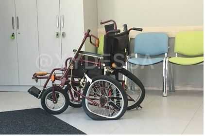 Аппарат МРТ засосал инвалидную коляску с пациенткой и травмировал женщину