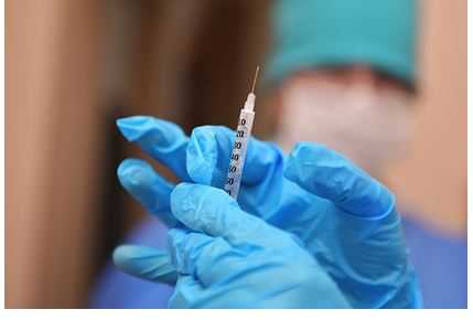 Раскрыта эффективность российской вакцины «ЭпиВакКорона»