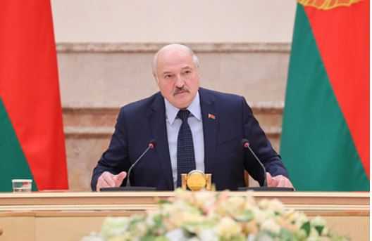 Лукашенко поручил подарить Тихановской печенье