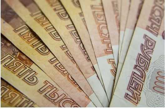 Россиянам назвали способную резко подорожать валюту