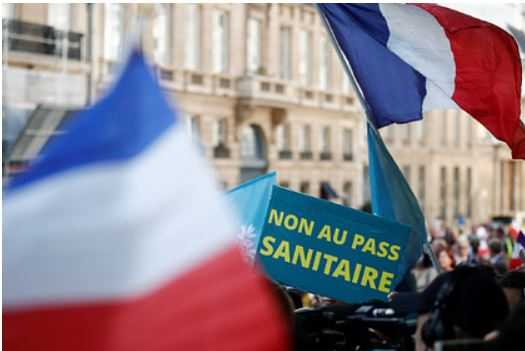 Во Франции приняли новые антиковидные меры