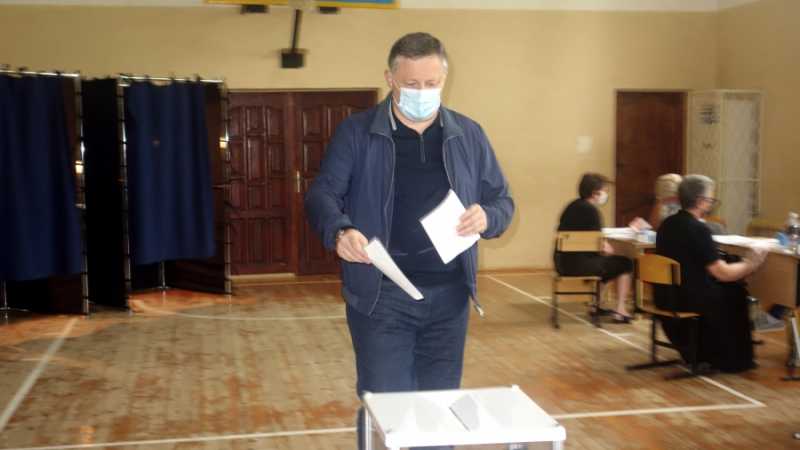 
            
            Мэр Сухума проголосовал на выборах депутатов Госдумы
                    