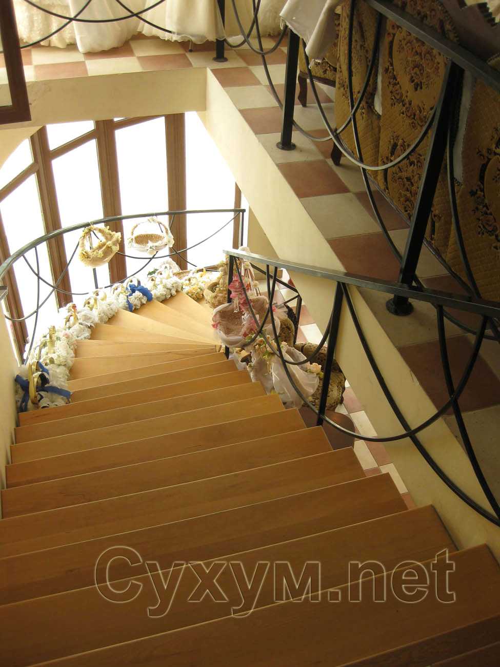 свадебный салон алика - праздничная лестница