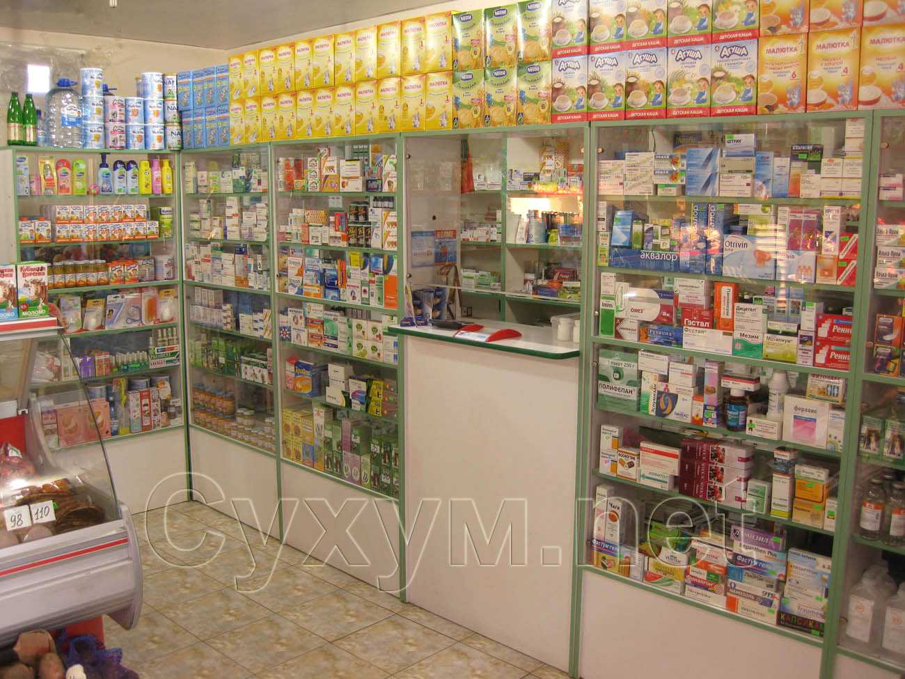 продуктовый магазин и аптека на остановке - касса аптеки